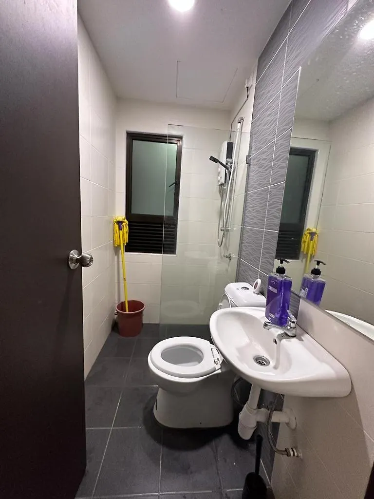 Apartment Kyra The Heights Residence Condo Ayer Keroh Melaka Wifi, Netflix & Pool