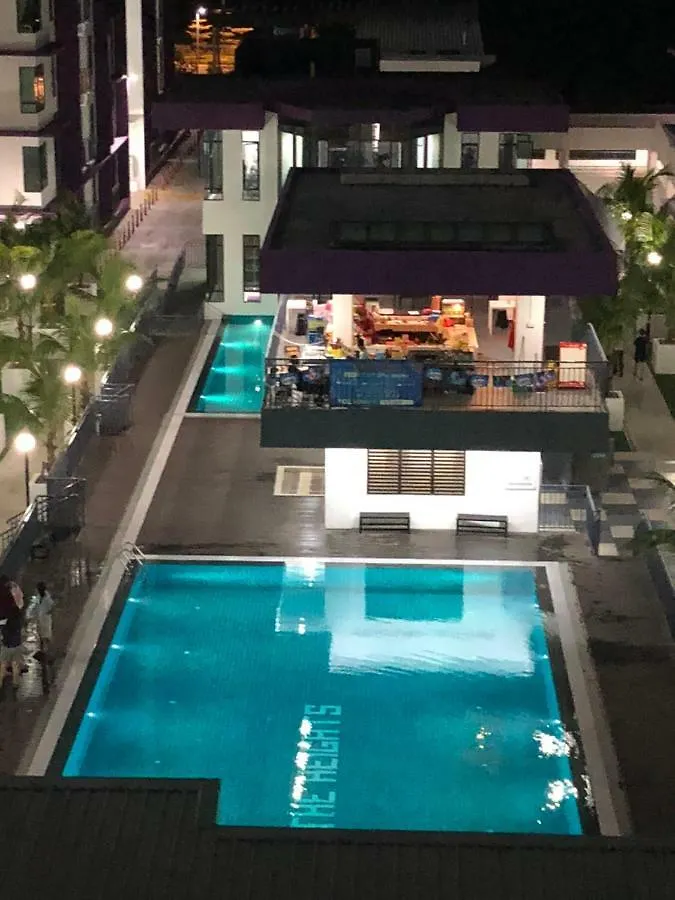 Kyra The Heights Residence Condo Ayer Keroh Melaka Wifi, Netflix & Pool