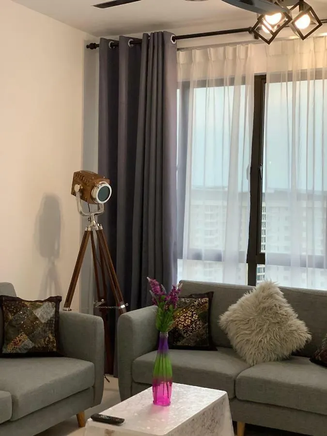Kyra The Heights Residence Condo Ayer Keroh Melaka Wifi, Netflix & Pool
